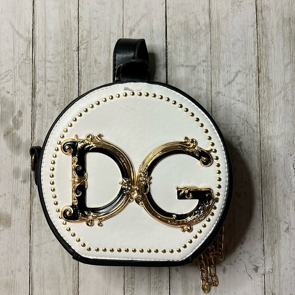 DG purse